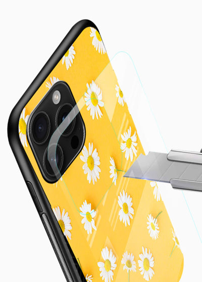 Sunny daisy artwork on glossy vibrant premium glass back cover with bright cheerful floral tones. - Angle Blade